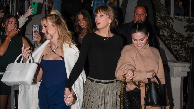 Featured image for Taylor Swift's Squad Grows with Addition of Brittany Mahomes