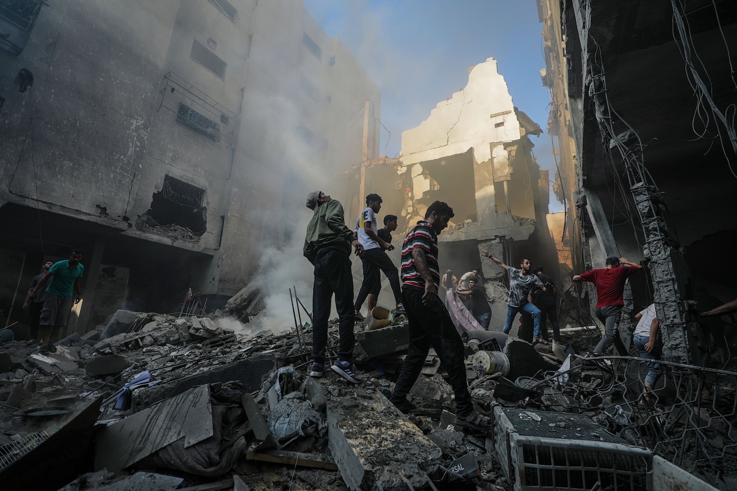 "Israel-Gaza Conflict Escalates: Gaza Residents Flee South as Israeli Forces Prepare for Next Stage"