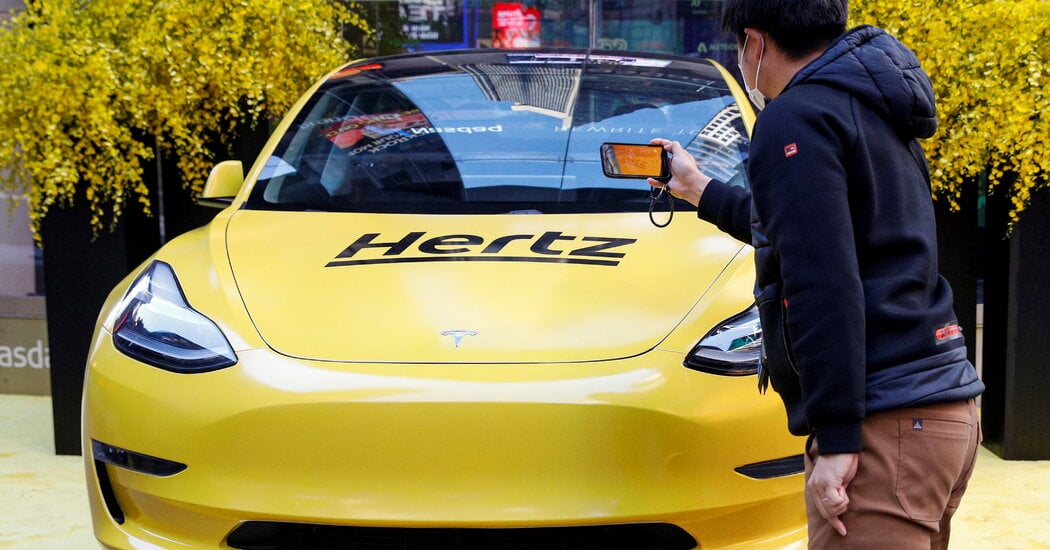 Featured image for Hertz Dumps Electric Fleet for Gas Cars, Sells 20,000 EVs Including Teslas