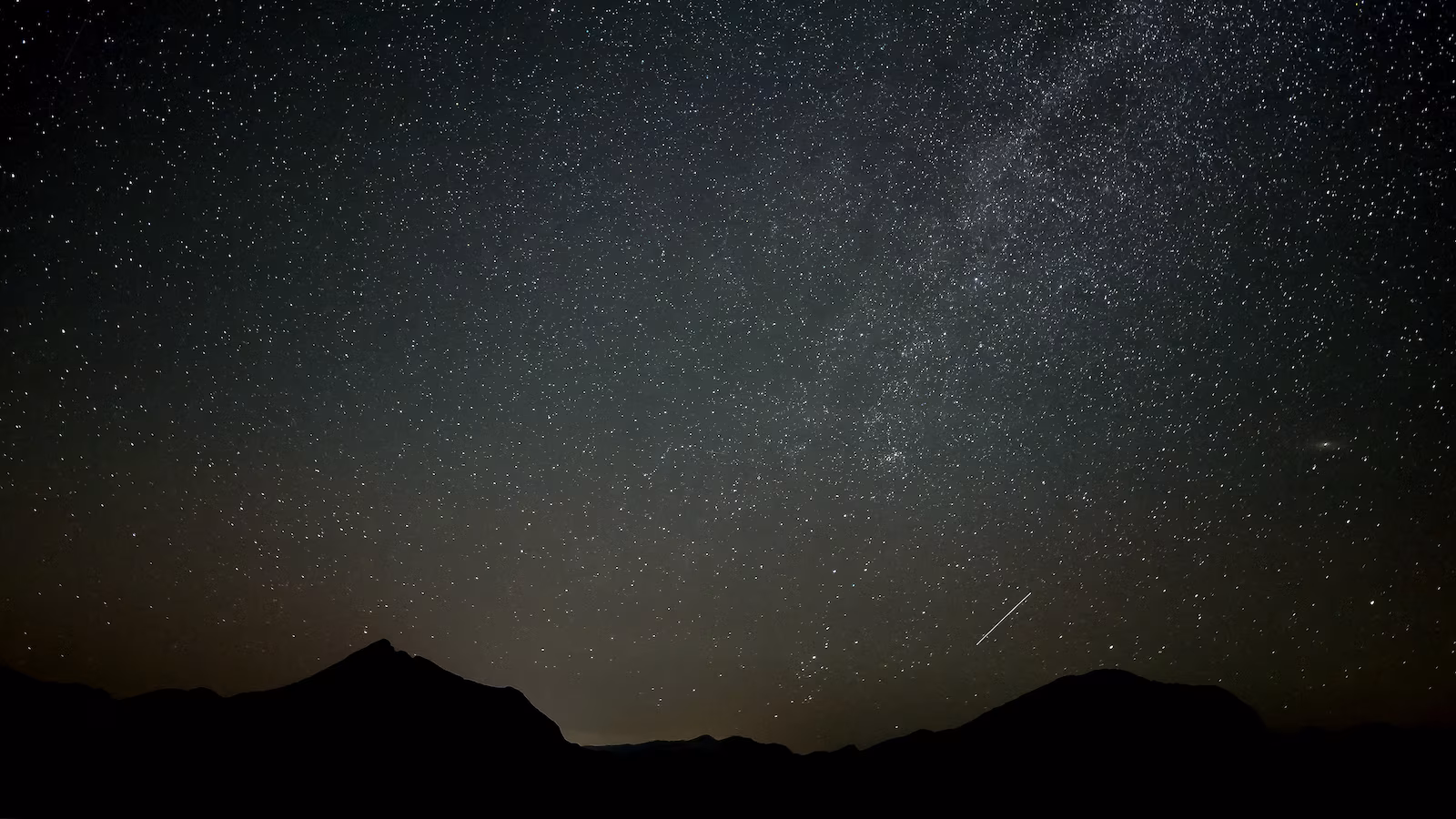 Featured image for Upcoming July Meteor Showers: How to Watch and What to Expect