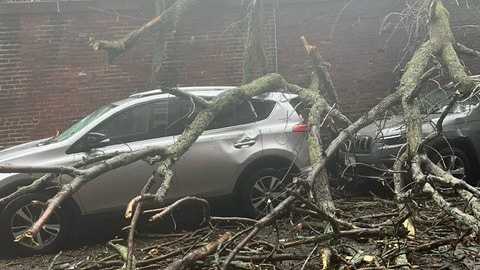 "Nor'easter Ravages New England: Flooding, High Winds, and Power Outages"