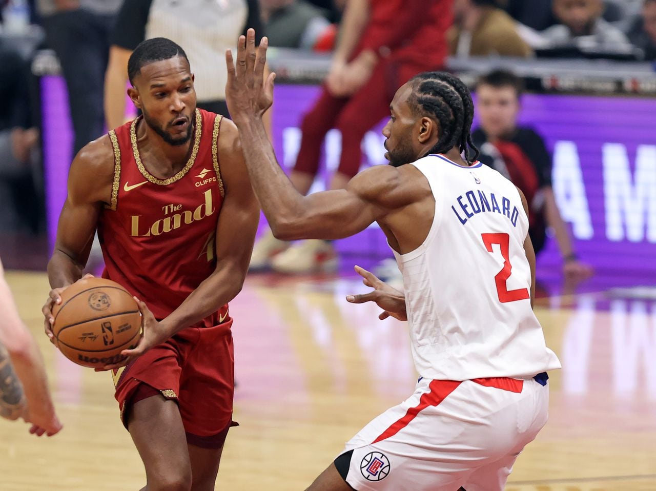 Featured image for "Cavs' Evan Mobley Leads Victory Over Clippers in Return Game"