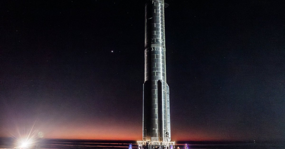 SpaceX's Spectacular Night Shots and Upcoming Starship Flight: A Visual Delight
