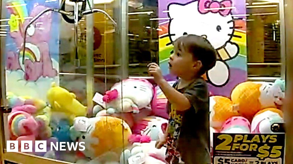 Featured image for Toddler Rescued from Claw Machine by Police
