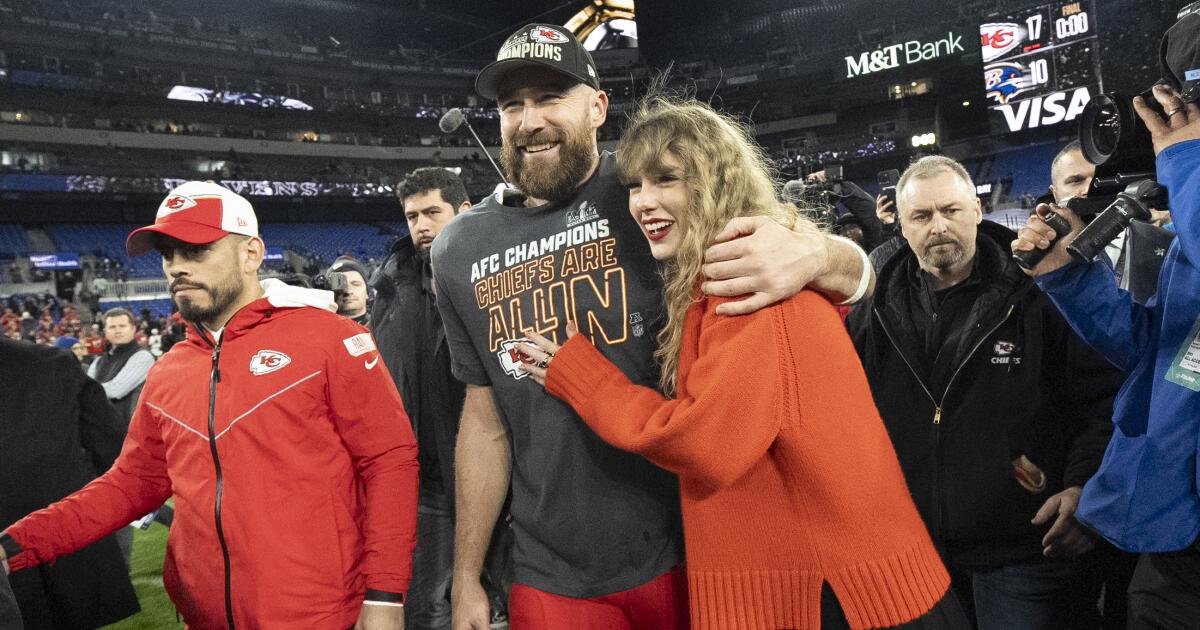 "Travis Kelce's Dad Reveals Taylor Swift's 'Very Gracious' Side"
