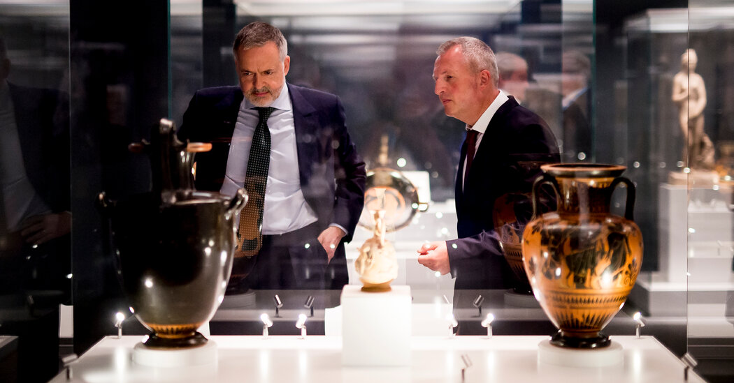 Featured image for British Museum Sues Ex-Curator for Theft of 1800 Artifacts