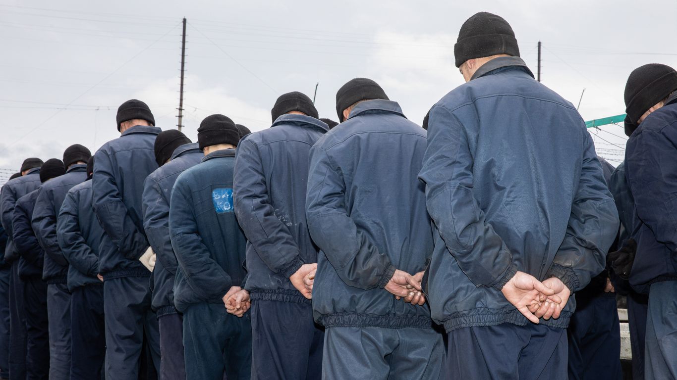 Torture and Executions of Ukrainian and Russian POWs Revealed in UN Report.