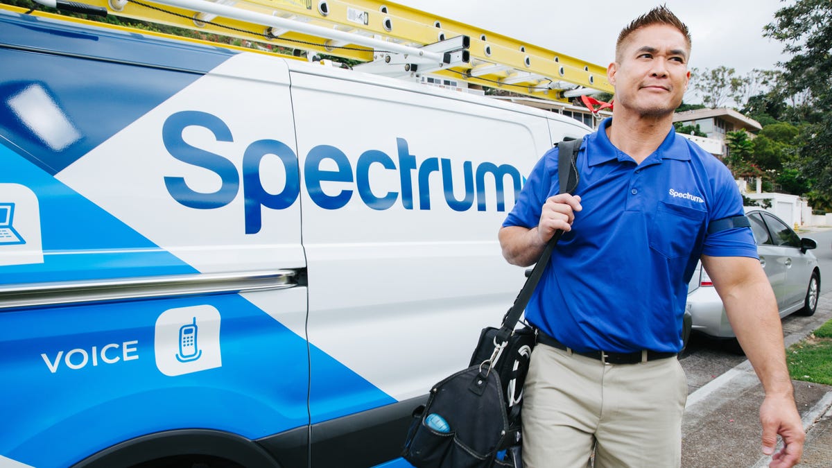 "Spectrum Internet Outage in El Paso: Fiber Line Cut Causes Disruption for Some Customers"