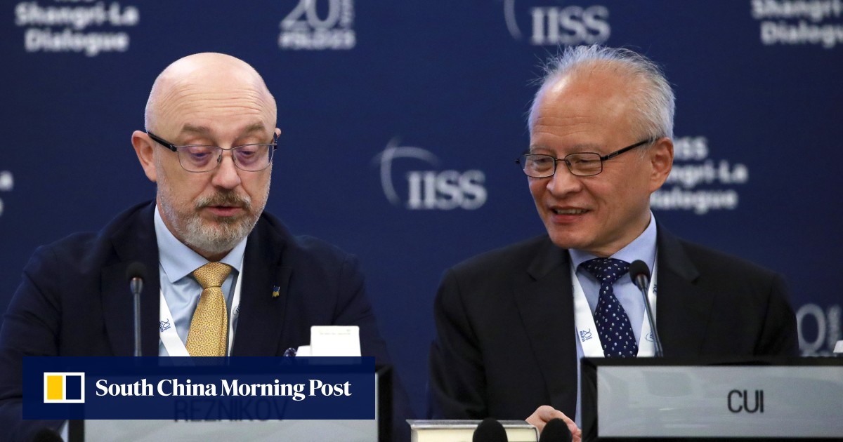 China's former US envoy criticizes Europe, while offering help to resolve Ukraine conflict.