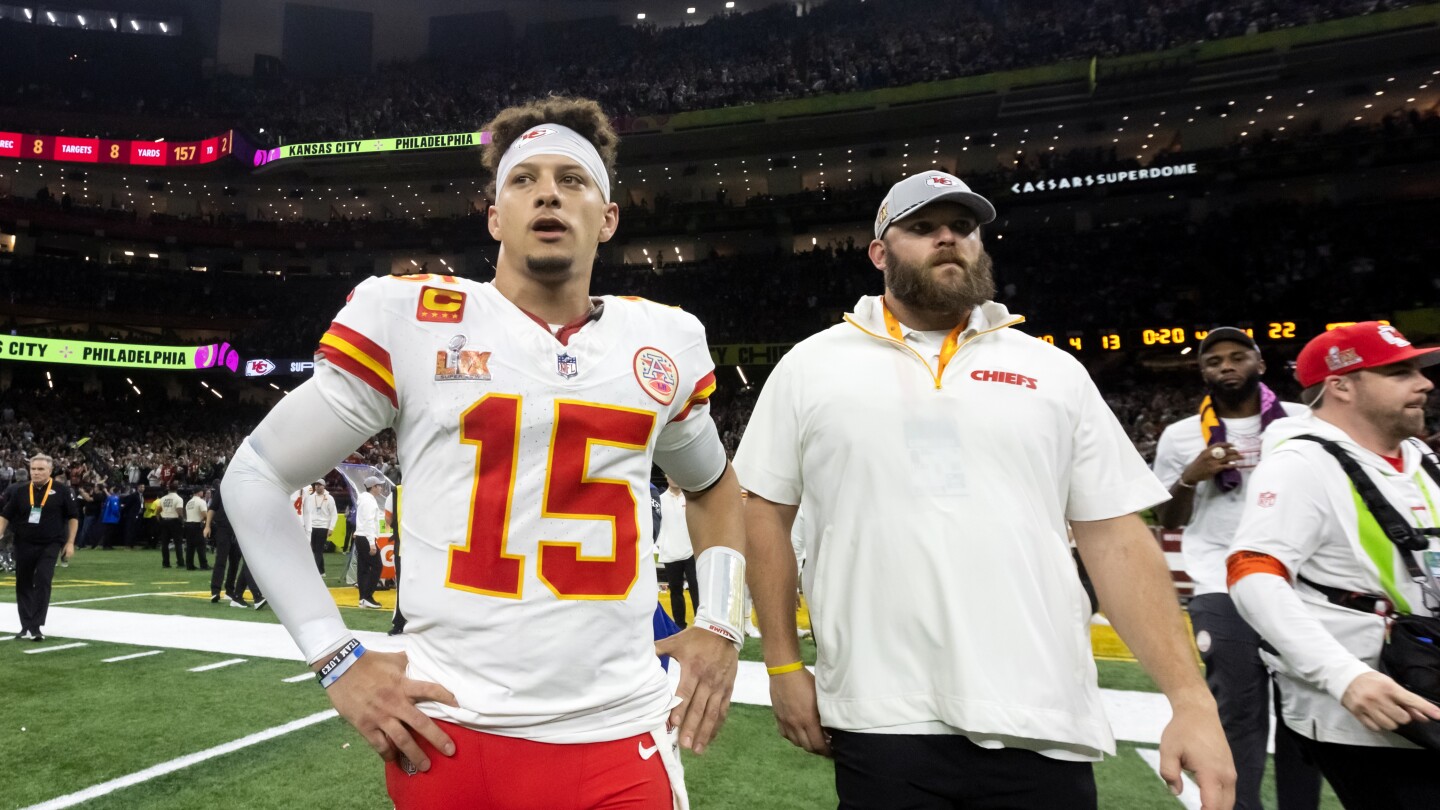 Featured image for Radio Host Criticizes Patrick Mahomes Over Weight Comments