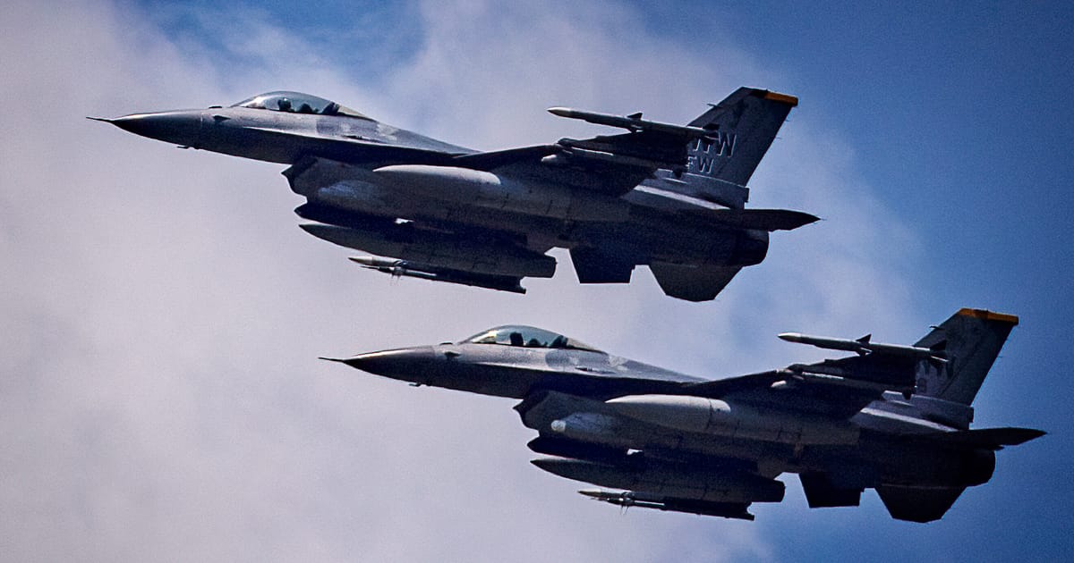 The Risks and Rewards of Providing F-16s to Ukraine