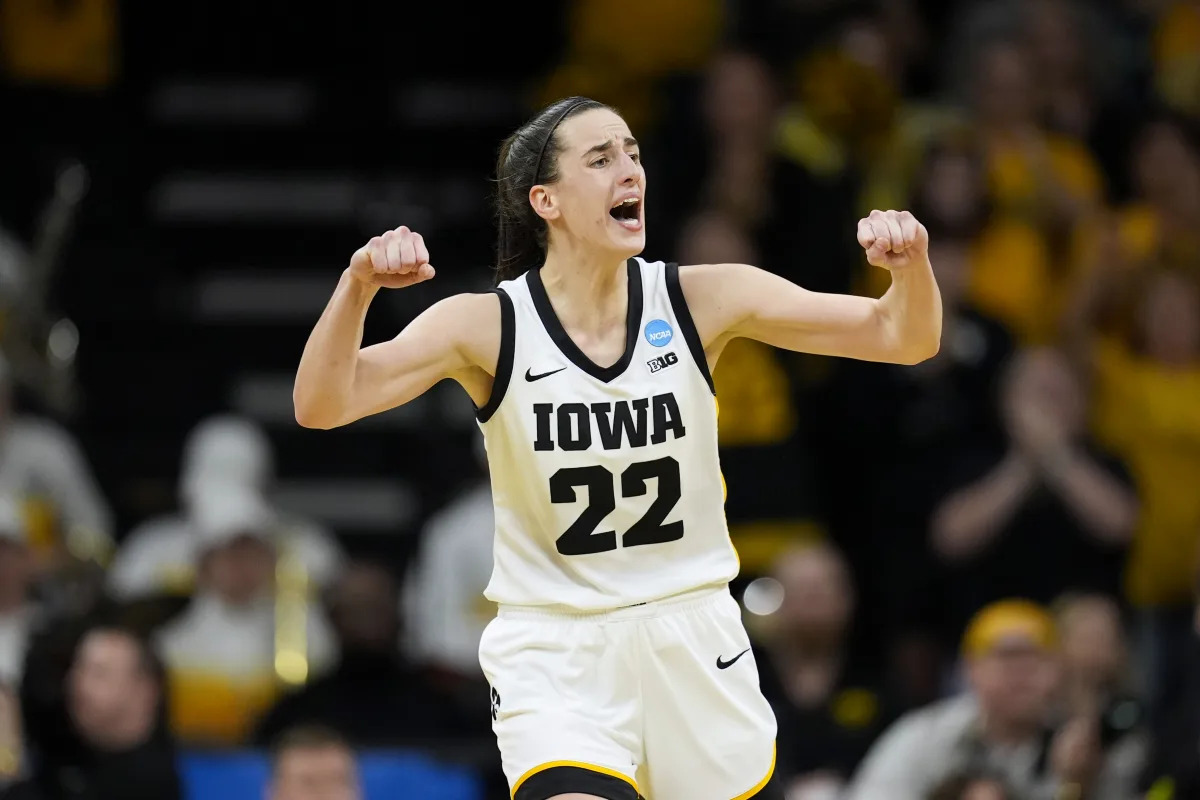 "Iowa's Caitlin Clark Leads Team to Sweet 16 Victory in March Madness Battle"