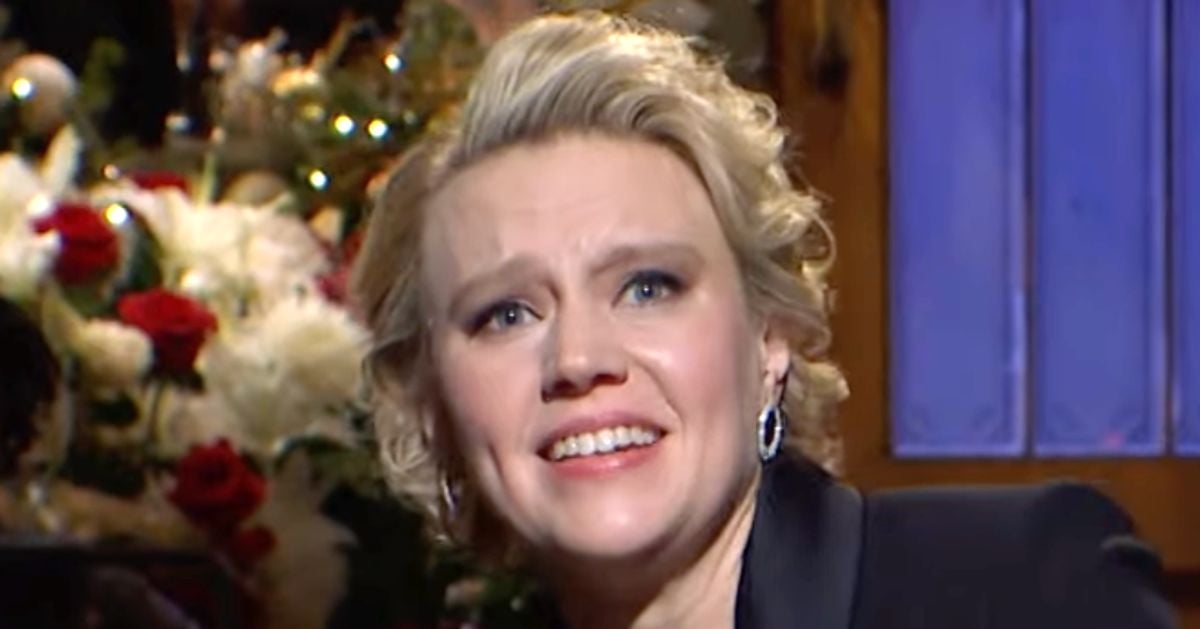 "Kate McKinnon's Surprise-Filled 'SNL' Homecoming for Christmas"