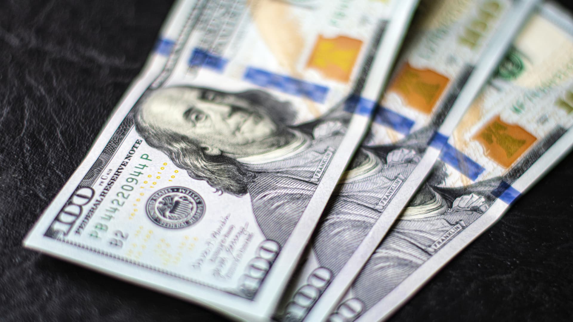 Featured image for US Dollar Faces Steep Decline Amid Diverging Rate Outlooks