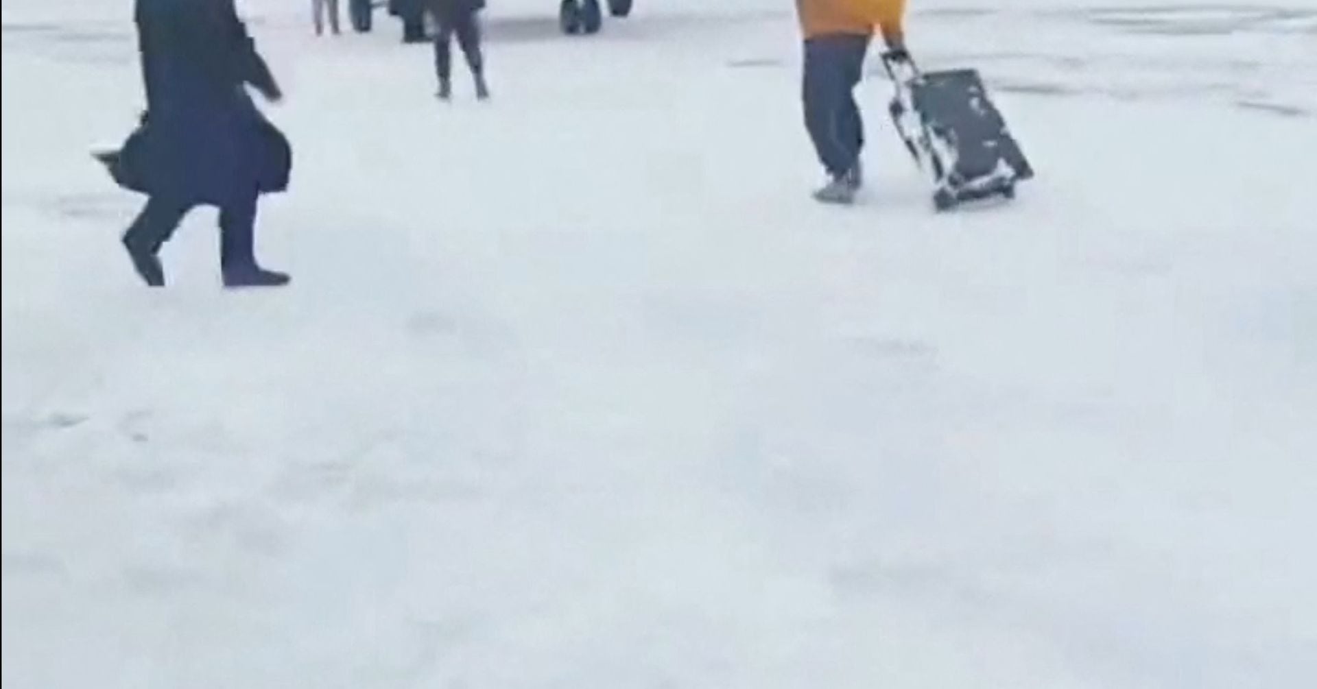 Featured image for "Tourists Trapped in Xinjiang After Avalanches"