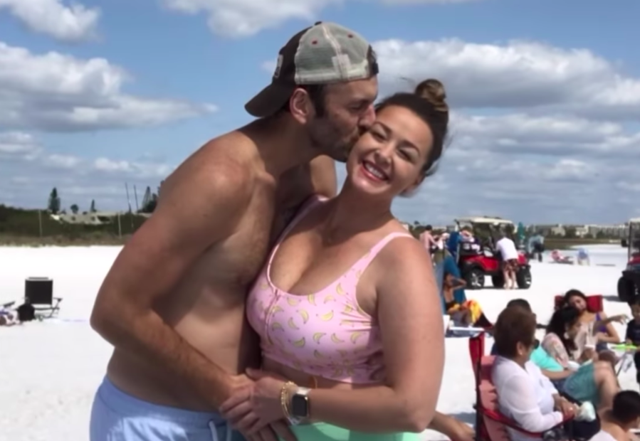 Featured image for Jamie Otis on Overcoming Body Insecurities in Swimsuits