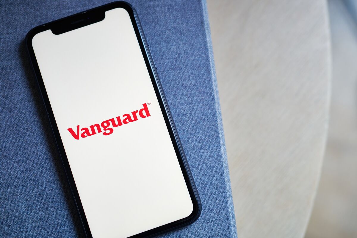 "Vanguard Warns of Potential Spike in 10-Year Treasury Yields to 5%"