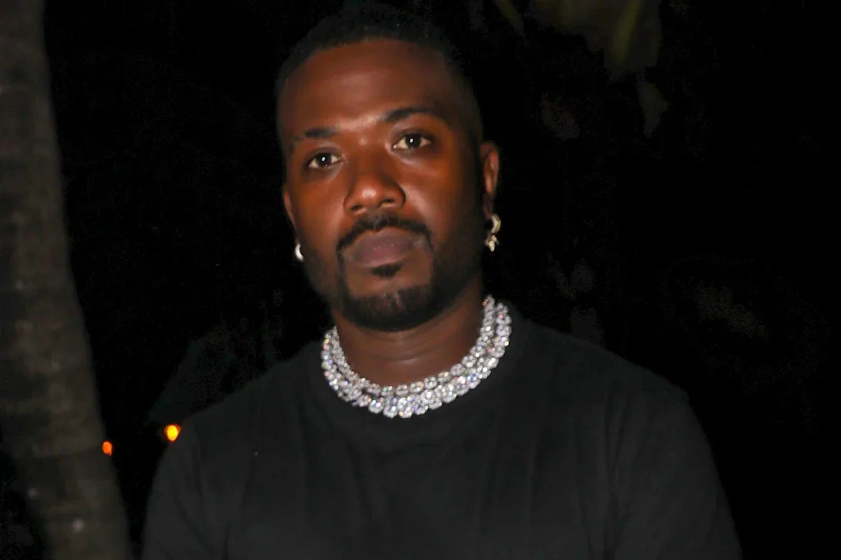 Ray J's Bleeding-Show Sparks Health Debate as Manager Defends Performance