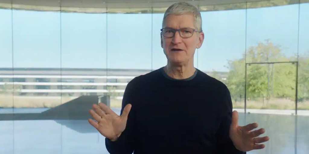 The Pressure to Ship: Tim Cook's Mixed Reality Legacy at Risk.