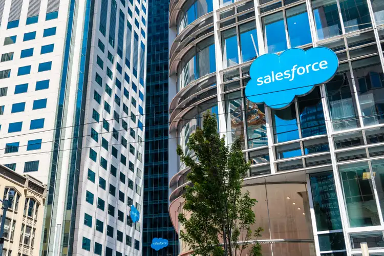 Featured image for Salesforce Boosts Outlook Amid Strong Q1 and AI Growth