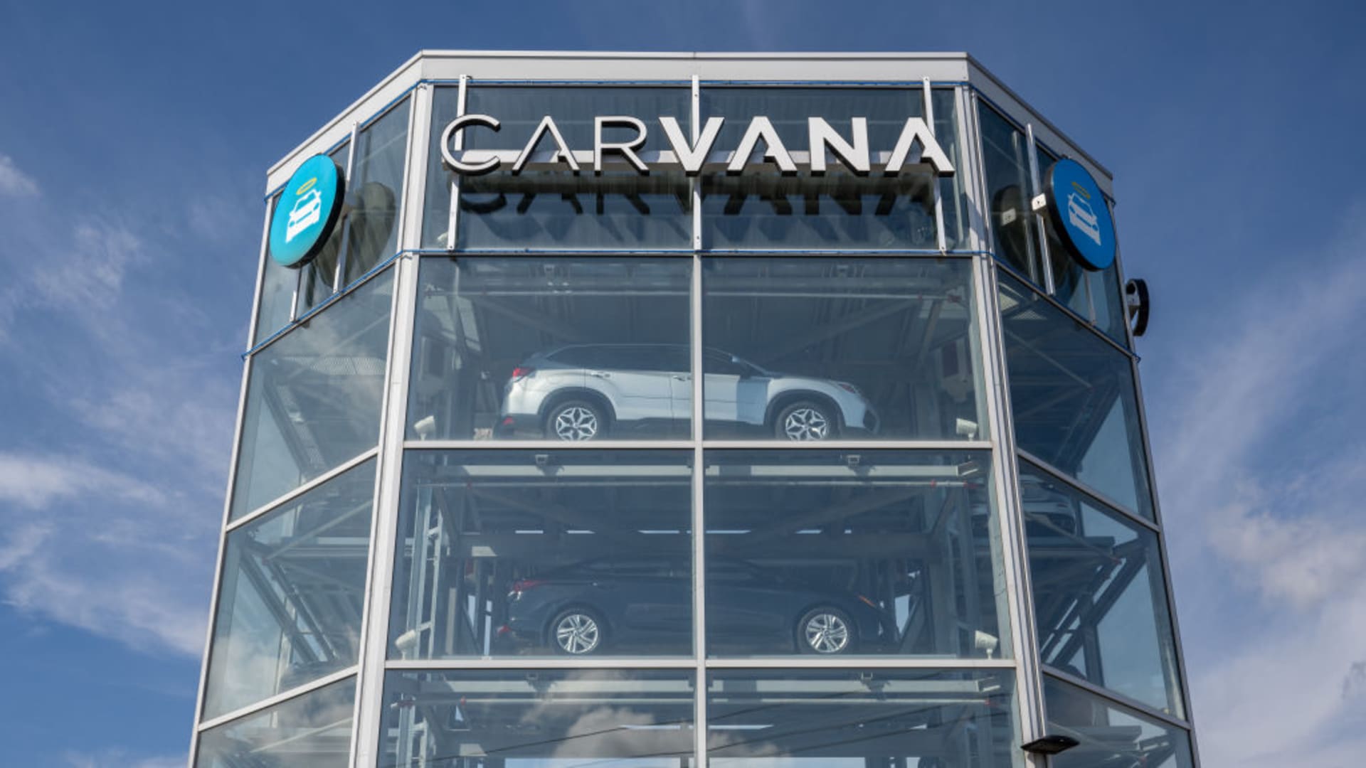 Featured image for Carvana's Stock Skyrockets on First Annual Profit and Upgraded Analyst Ratings
