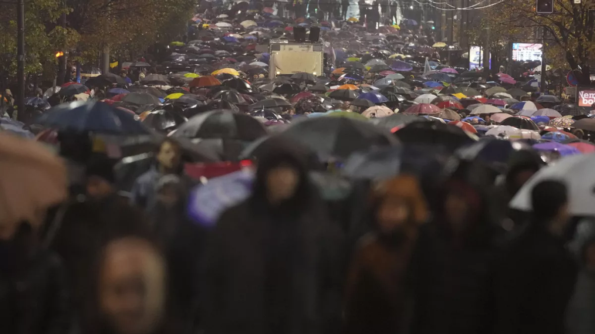 Serbian Protests Intensify Over Deadly Station Collapse, Demand Resignations