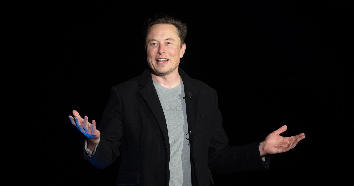 Featured image for Experts, including Elon Musk, call for six-month pause on AI development to prevent catastrophic scenarios.