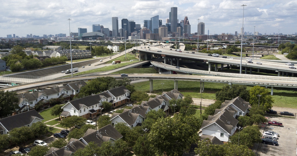 Featured image for "Texas Renters Left Out of Property Tax Relief Debate: Lawmakers Seek Agreement"