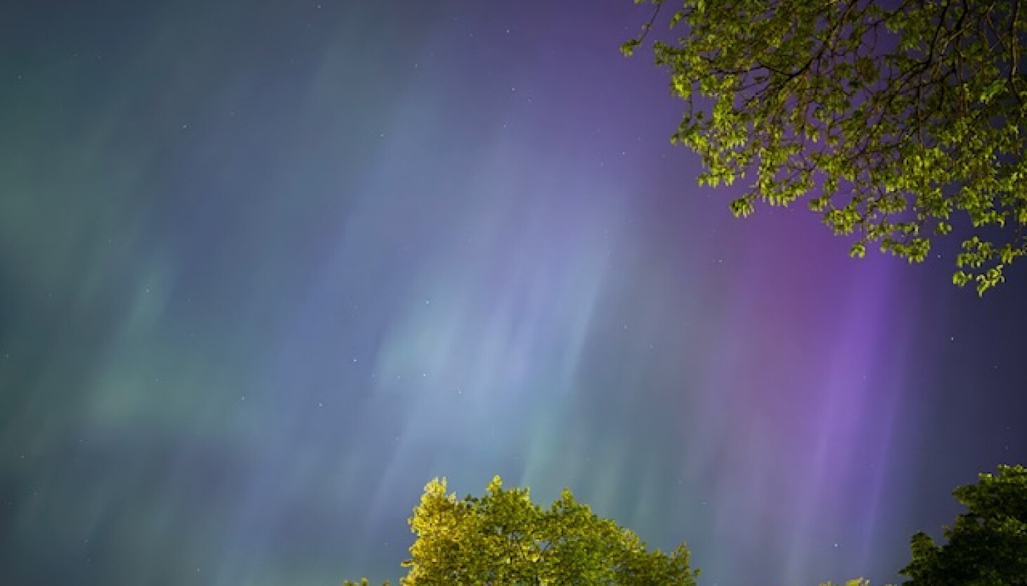 "Dimmer Northern Lights May Grace Chicago Skies Again"