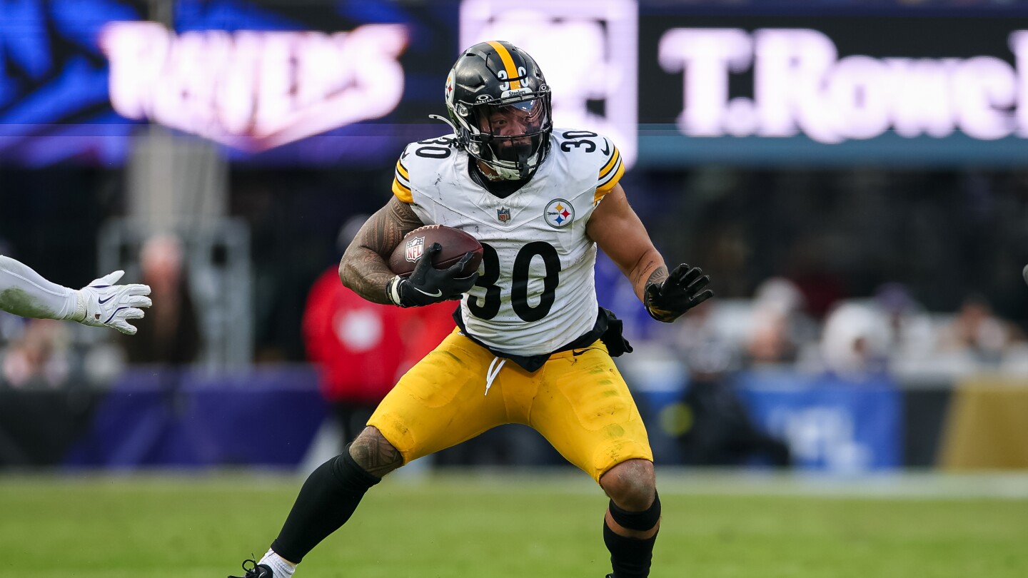 Featured image for Steelers' Jaylen Warren questionable for MNF due to illness