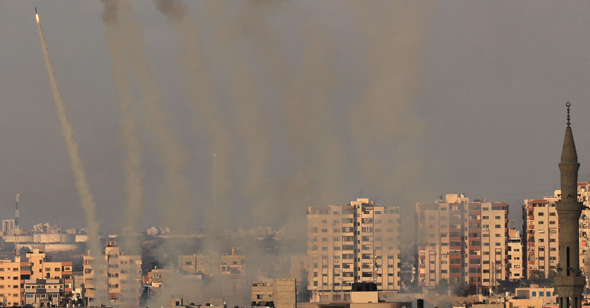 "Escalating Conflict: Rising Death Toll as Hamas Threatens Hostages"