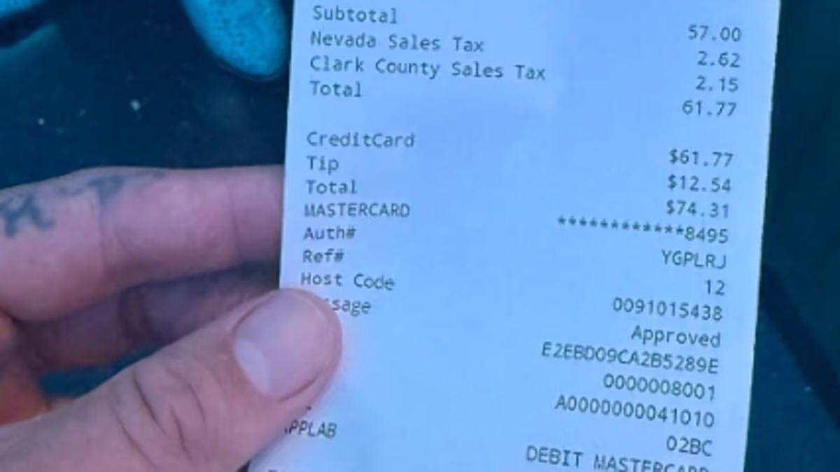 Tourist Shocked by High Drink Prices in Las Vegas