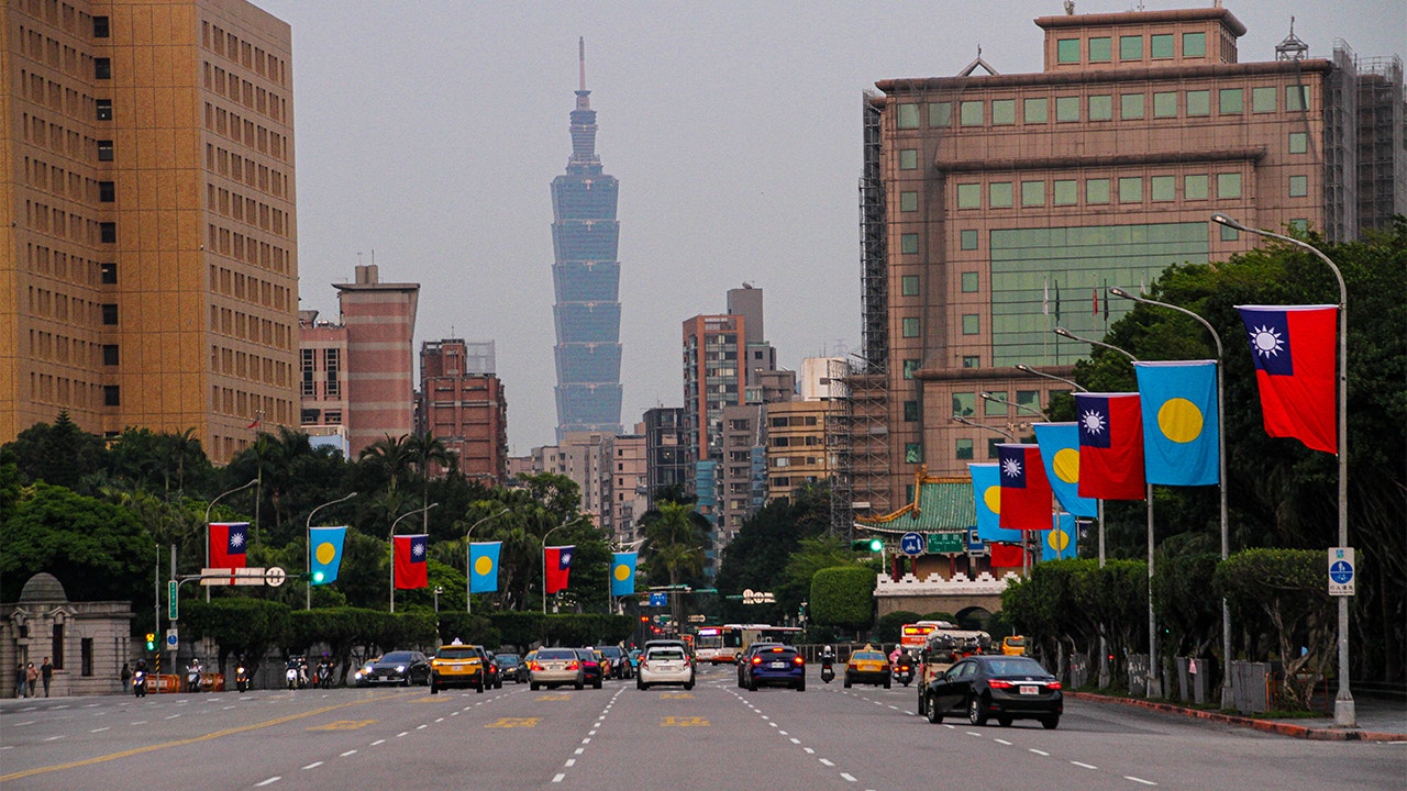 "Taiwan Detects Multiple Chinese Surveillance Balloons Near Air Force Base Ahead of Election"