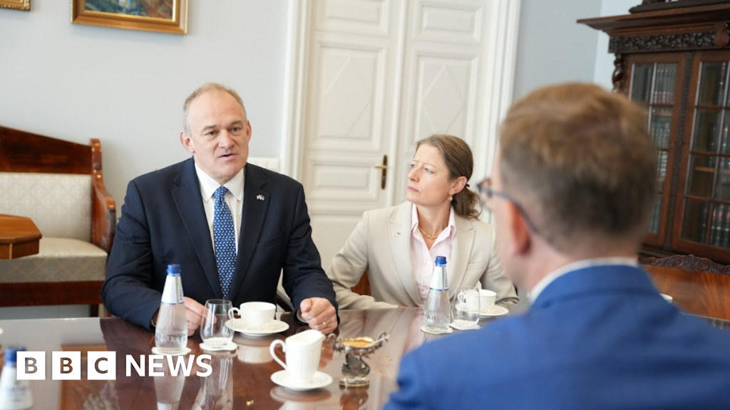 Featured image for Sir Ed Davey Proposes £10,000 Incentive for New Army Recruits