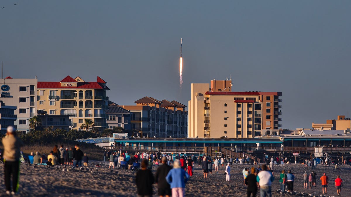"SpaceX Successfully Launches Starlink Satellites from Kennedy Space Center"