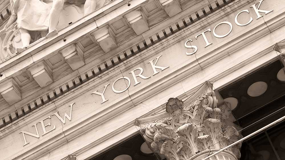 Stocks Rally in Abbreviated Session, Extending Winning Streak