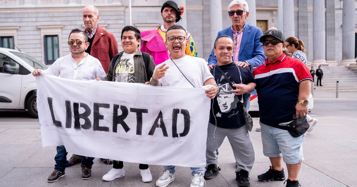 Featured image for Spain Bans Dwarf Bullfighting