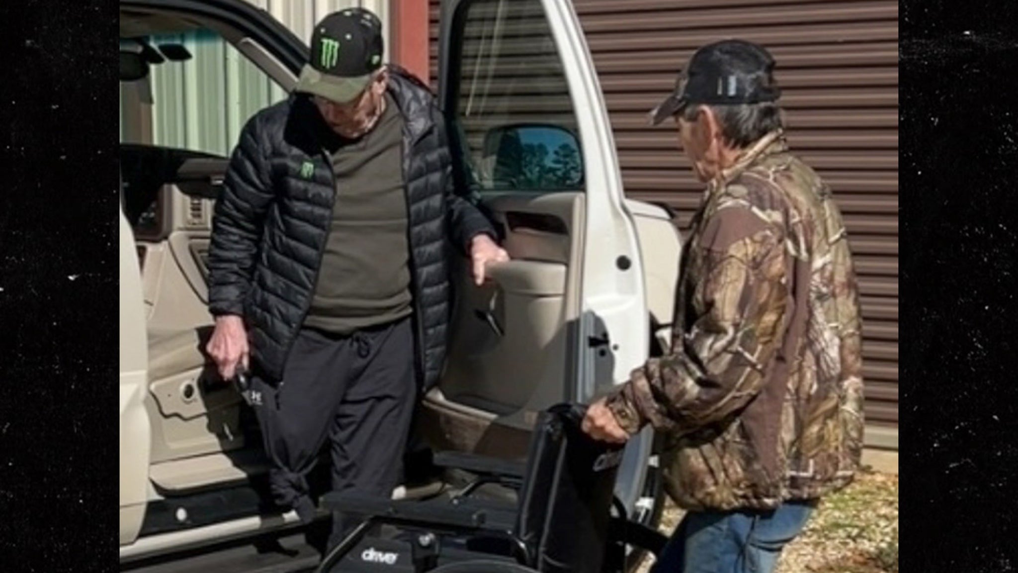 Featured image for Jamie Spears Spotted After Leg Amputation Due to Infection