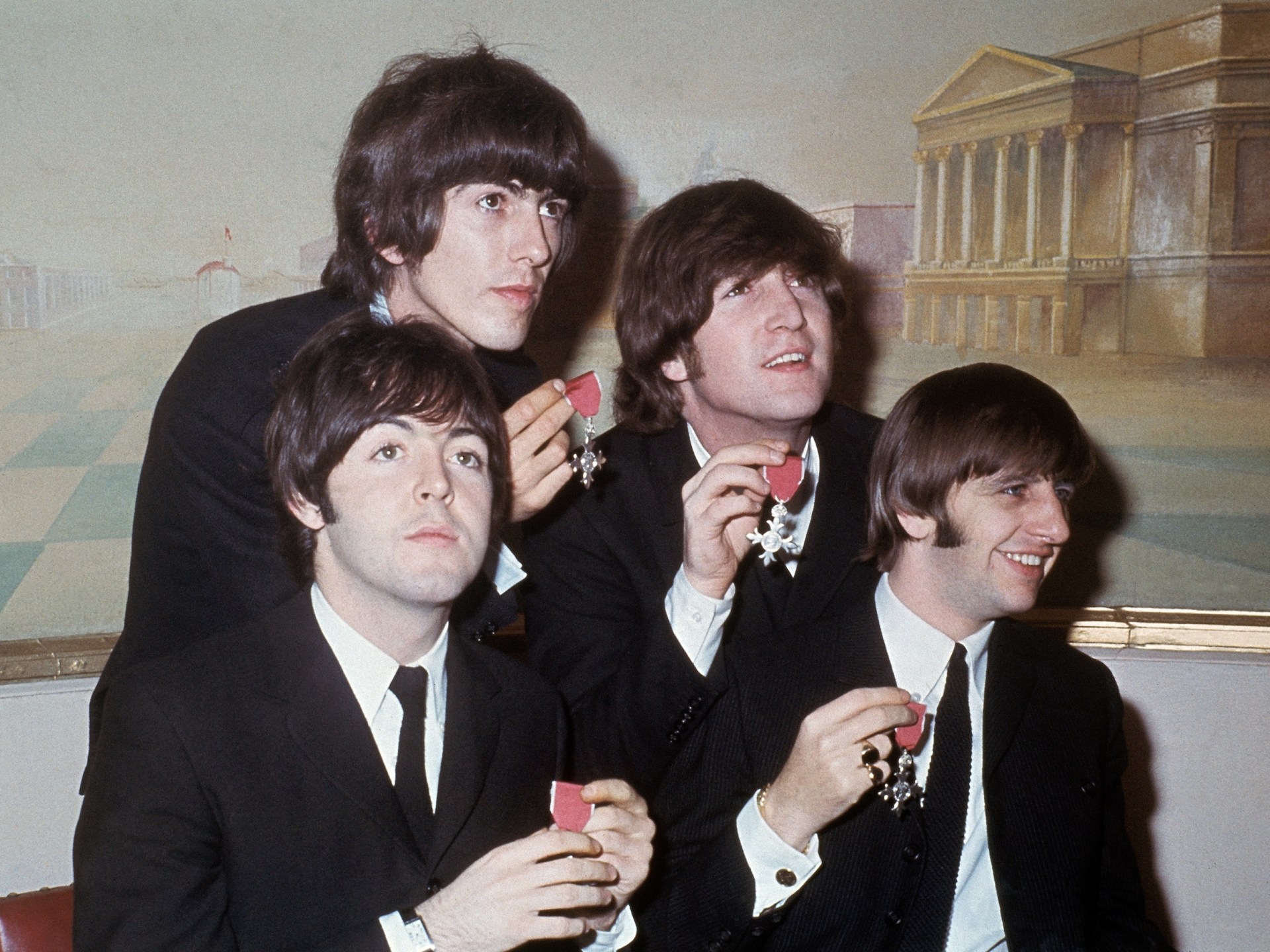 AI creates final Beatles song featuring Lennon's voice, says McCartney.