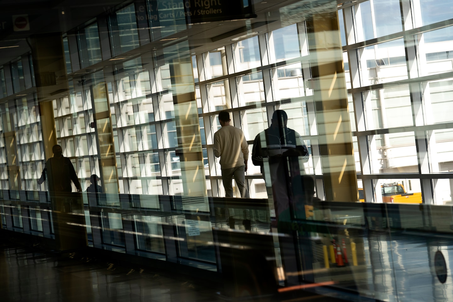 Airports in DC region experience brief ground stops due to equipment issues.