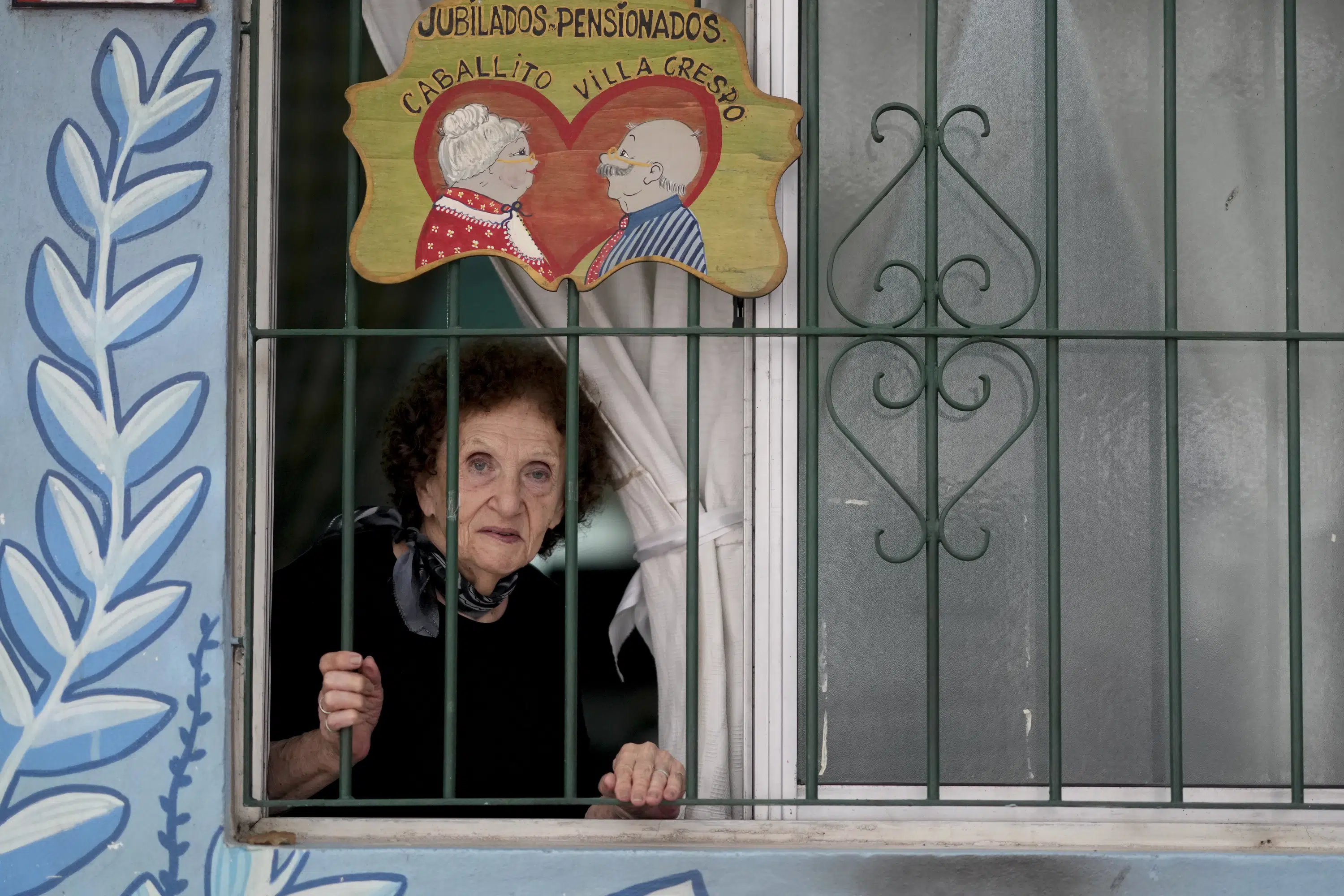 Inflation in Argentina forces retirees to choose between food and medicine.