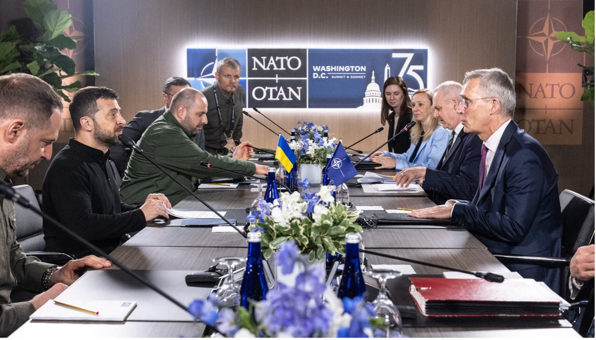 NATO Rejects Poland's Proposal to Intercept Russian Missiles Over Ukraine
