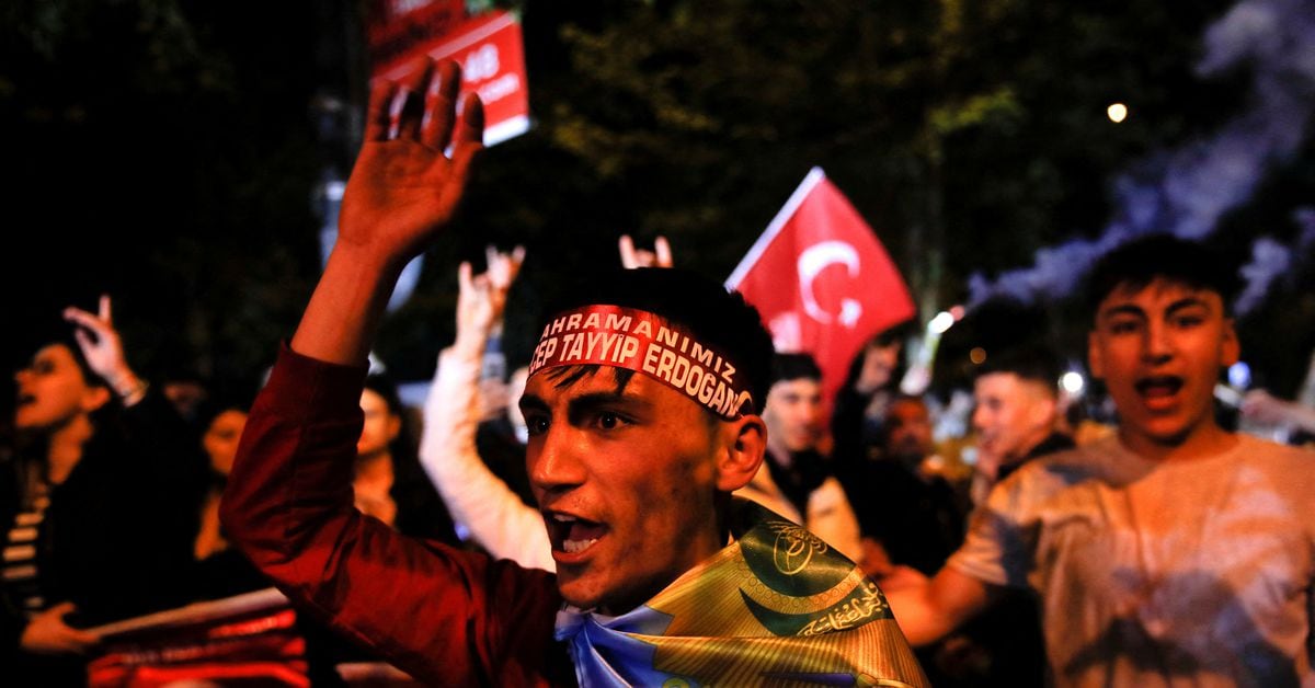 Erdogan gains momentum in Turkey's election runoff.
