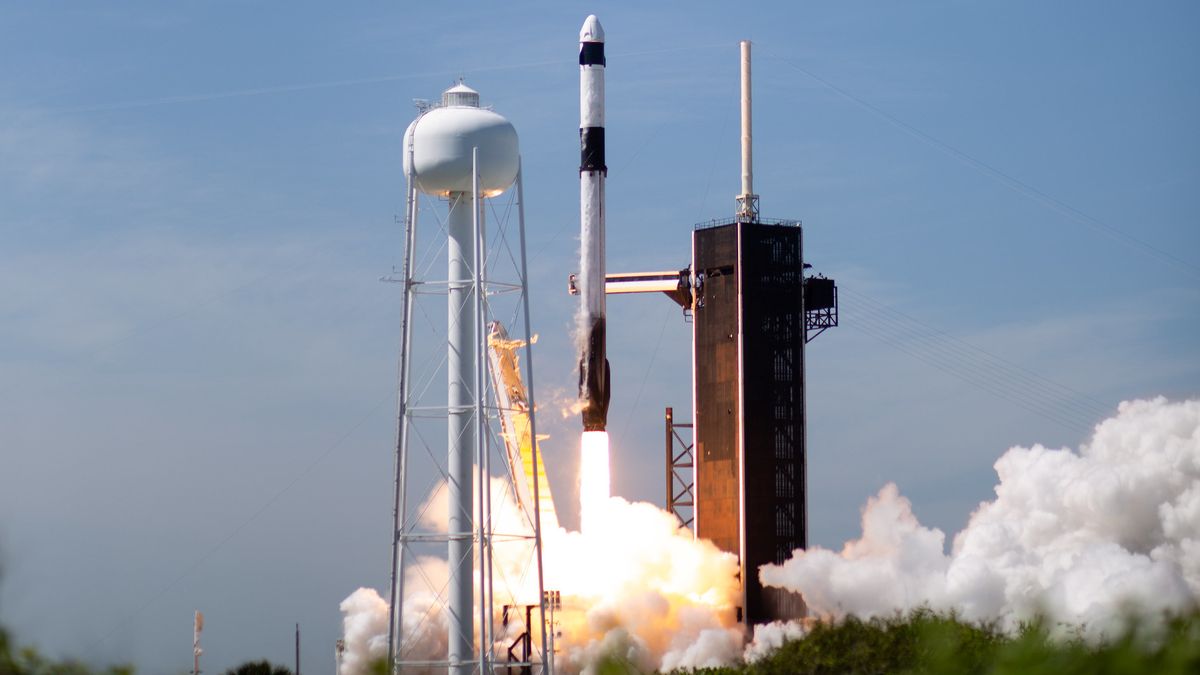 SpaceX's Axiom Mission 2 set for May 21 launch.