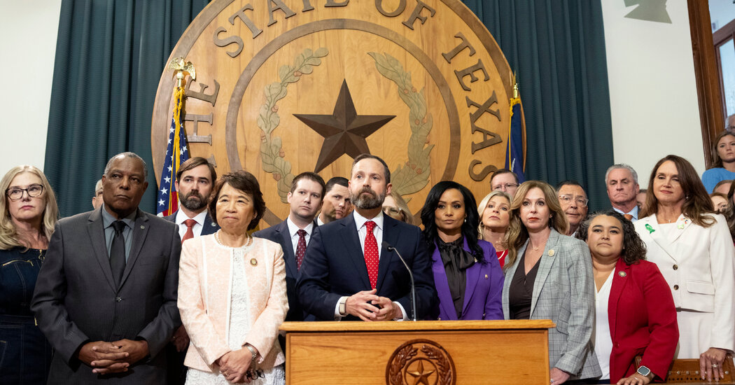 Texas Democrats' Exit Halts Redistricting Efforts