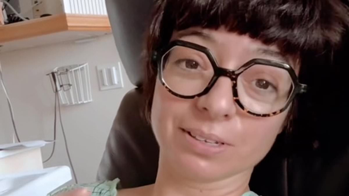 Featured image for Big Bang Theory Star Kate Micucci Battles Lung Cancer