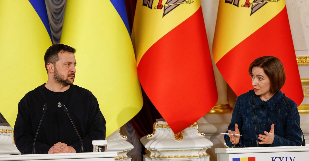 Featured image for Kremlin Warns EU of Destabilization from Ukrainian and Moldovan Entry