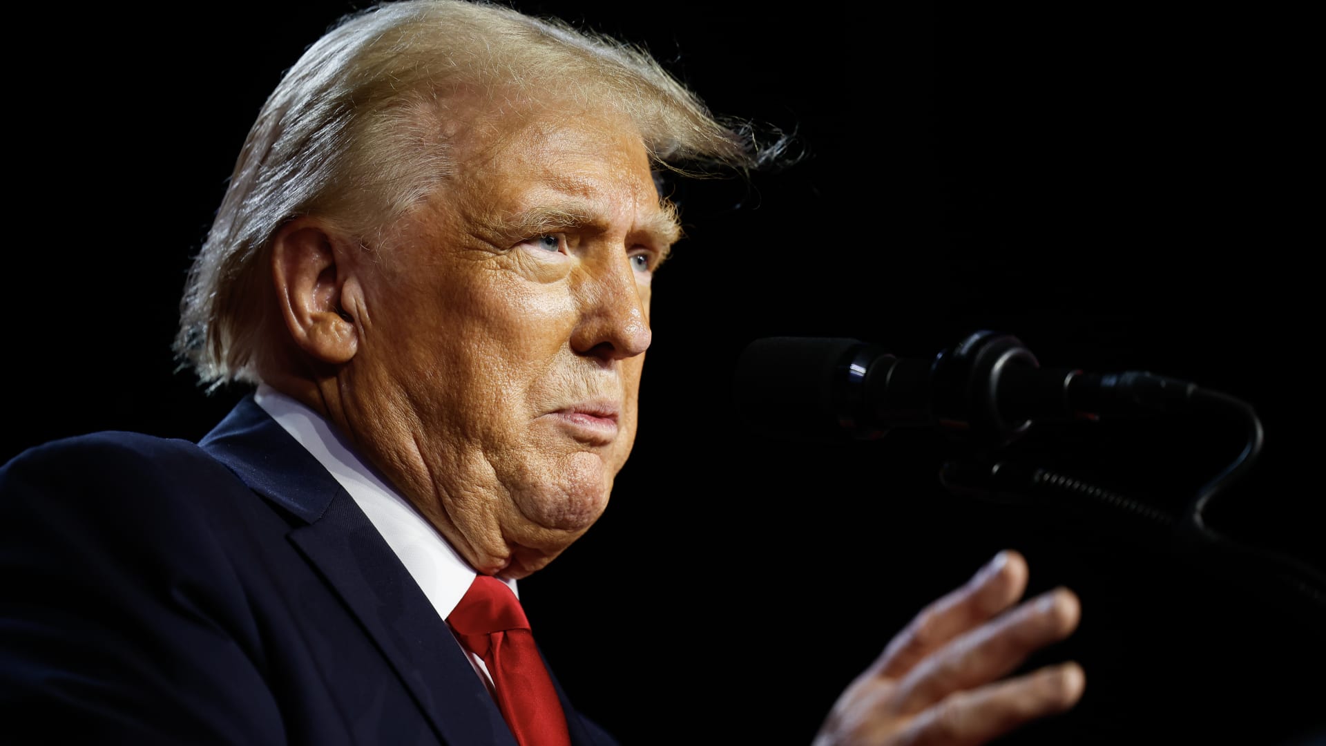 Debate Intensifies Over Trump's Tariff Policies and Economic Impact