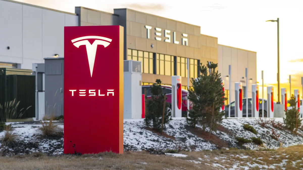 Featured image for Tesla's Nightmare First Quarter: Analysts Predict Bad Q1 Earnings