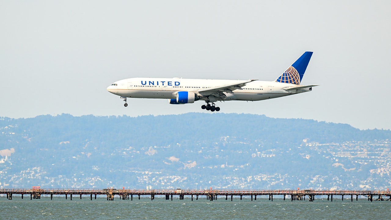 "United Flight from LAX to Vancouver Diverted to SFO Amid Bomb Threat"